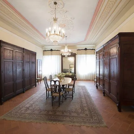 Relais Scarfantoni 4* مونتيمورلو